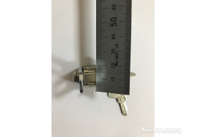 Замок и ключ к денежному ящику HS-410 (комплектуется без гайки)